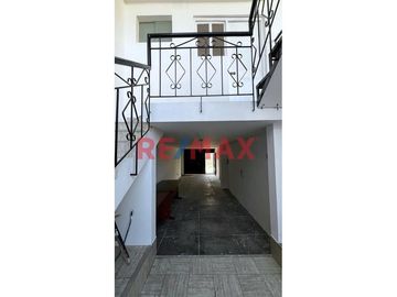 Hermosa Casa Urb. Los Pinos. Chimbote ID 1089416