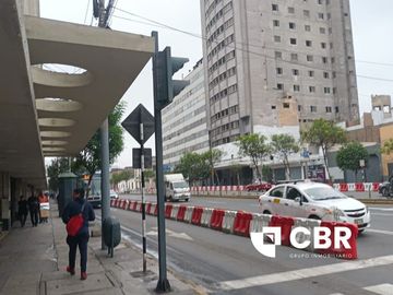 VENTA CASONA COMO TERRENO CERCADO DE LIMA