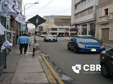 VENTA CASONA COMO TERRENO CERCADO DE LIMA