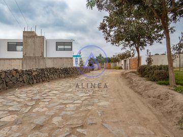 Vive en un entorno tranquilo y seguro – Casa en venta en La Campiña de Huacho 🌳