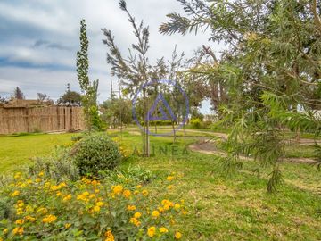 Vive en un entorno tranquilo y seguro – Casa en venta en La Campiña de Huacho 🌳