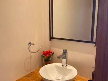Venta de Casa en Tumbaco cerca al Colegio Jose Englind