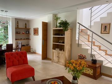 Venta de Casa en Tumbaco cerca al Colegio Jose Englind