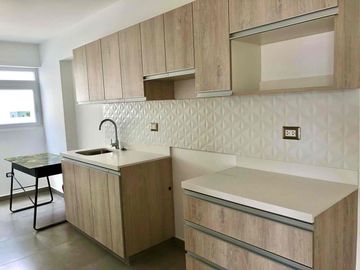 DÚPLEX EN VENTA DE 3 DORMITORIOS EN SURCO CERCA AL ÓVALO HIGUERETA