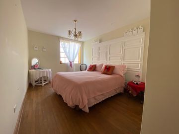 EN VENTA CASA ACOGEDORA Y DE ESPECIAL ARQUITECTURA  EN LA ENCANTADA DE VILLA, CHORRILLOS