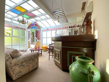EN VENTA CASA ACOGEDORA Y DE ESPECIAL ARQUITECTURA  EN LA ENCANTADA DE VILLA, CHORRILLOS