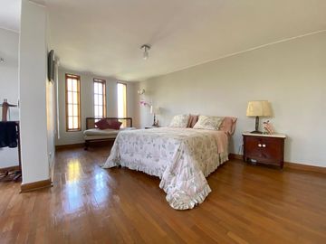 EN VENTA CASA ACOGEDORA Y DE ESPECIAL ARQUITECTURA  EN LA ENCANTADA DE VILLA, CHORRILLOS