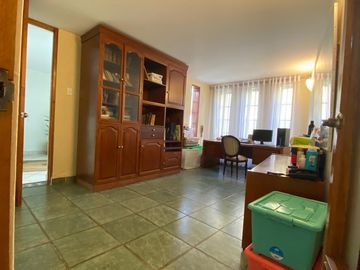 EN VENTA CASA ACOGEDORA Y DE ESPECIAL ARQUITECTURA  EN LA ENCANTADA DE VILLA, CHORRILLOS