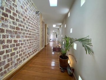 EN VENTA CASA ACOGEDORA Y DE ESPECIAL ARQUITECTURA  EN LA ENCANTADA DE VILLA, CHORRILLOS
