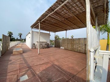 EN VENTA CASA ACOGEDORA Y DE ESPECIAL ARQUITECTURA  EN LA ENCANTADA DE VILLA, CHORRILLOS