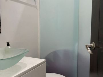 VENTA DE CASA EN VISTA HERMOSA SEMINUEVA