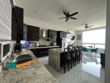 VENTA DE CASA EN VISTA HERMOSA SEMINUEVA