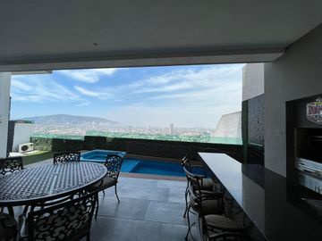 VENTA DE CASA EN VISTA HERMOSA SEMINUEVA