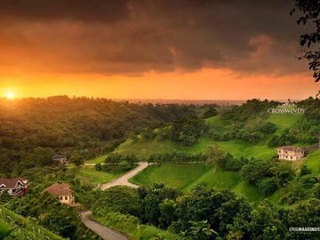 CROSSWINDS TAGAYTAY LUXURY HOUSE FOR SALE
