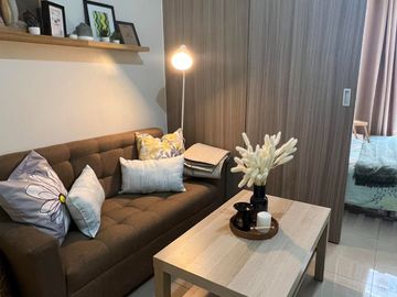 SMDC Shore 2 MOA, 24 sqm 1 bedroom unit w/balcony for sale