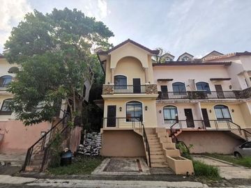 Townhouse for Rent/Sale at Carmona Cavite
