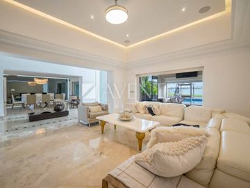 Casa en Venta en Isla Dorada Residencial en Zona Hotelera Cancún, Quintana Roo.