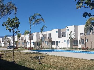 Venta de casa duplex con alberca a 20 minutos de Cocoyoc