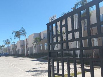 Venta de casa duplex con alberca a 20 minutos de Cocoyoc