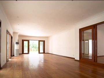 947 sqm lot with bungalow in Ayala Alabang near Alabang Golf & Country Club