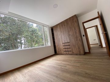 Venta de casa a estrenar en tumbaco sector hilacril con piscina