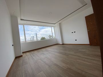 Venta de casa a estrenar en tumbaco sector hilacril con piscina