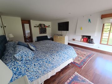 Countryhome on Double Lot in Residential Community - Llanogrande