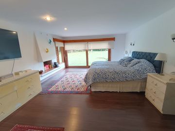 Countryhome on Double Lot in Residential Community - Llanogrande