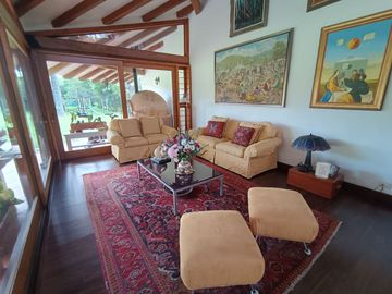 Countryhome on Double Lot in Residential Community - Llanogrande