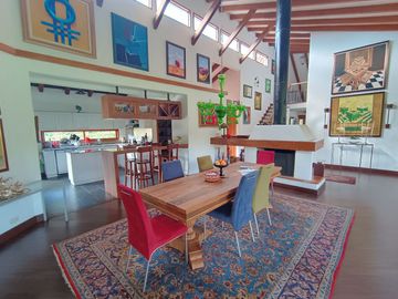 Countryhome on Double Lot in Residential Community - Llanogrande