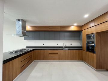 CASA NUEVA EN VENTA CON RECÁMARA EN PLANTA BAJA EN VENTA FRACC. PRADERAS ALTOZANO JUNTO A CLUB DE GOLF ALTOZANO