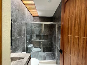 CASA NUEVA EN VENTA CON RECÁMARA EN PLANTA BAJA EN VENTA FRACC. PRADERAS ALTOZANO JUNTO A CLUB DE GOLF ALTOZANO