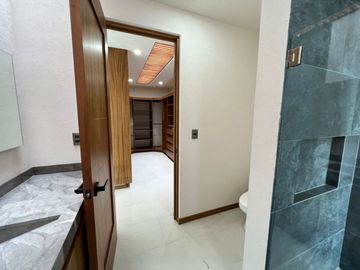 CASA NUEVA EN VENTA CON RECÁMARA EN PLANTA BAJA EN VENTA FRACC. PRADERAS ALTOZANO JUNTO A CLUB DE GOLF ALTOZANO