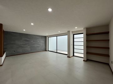 CASA NUEVA EN VENTA CON RECÁMARA EN PLANTA BAJA EN VENTA FRACC. PRADERAS ALTOZANO JUNTO A CLUB DE GOLF ALTOZANO