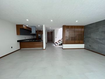 CASA NUEVA EN VENTA CON RECÁMARA EN PLANTA BAJA EN VENTA FRACC. PRADERAS ALTOZANO JUNTO A CLUB DE GOLF ALTOZANO