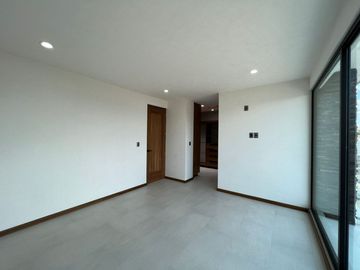 CASA NUEVA EN VENTA CON RECÁMARA EN PLANTA BAJA EN VENTA FRACC. PRADERAS ALTOZANO JUNTO A CLUB DE GOLF ALTOZANO