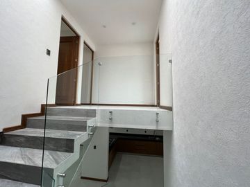 CASA NUEVA EN VENTA CON RECÁMARA EN PLANTA BAJA EN VENTA FRACC. PRADERAS ALTOZANO JUNTO A CLUB DE GOLF ALTOZANO