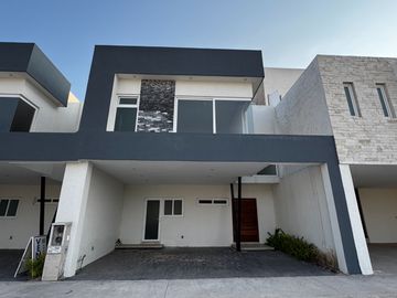 Casa en Venta en Fraccionamiento Tarragona con Amenidades