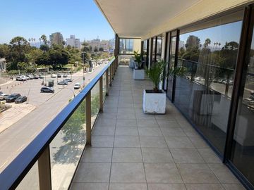 VENDE DEPARTAMENTO EXCLUSIVO ASCENSOR DIRECTO  PISO 6 UF 17.500