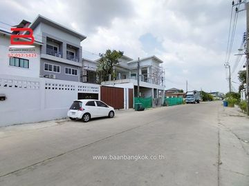 ขายถูก บ้านเดี่ยว โครงการ กลีบบัวนคร ซอยเทวาพิทักษ์ (สินพัฒนาธานี 10) เนื้อที่ 87 ตรว. ถนนเลียบคลองปทุม เขตทวีวัฒนา