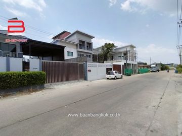 ขายถูก บ้านเดี่ยว โครงการ กลีบบัวนคร ซอยเทวาพิทักษ์ (สินพัฒนาธานี 10) เนื้อที่ 87 ตรว. ถนนเลียบคลองปทุม เขตทวีวัฒนา