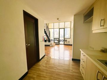 Rare 1 Bedroom Loft Unit For Sale at Mosaic Tower Near Greenbelt Makati with an Amazing Unobstructed View of Legazpi Park