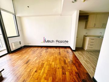 Rare 1 Bedroom Loft Unit For Sale at Mosaic Tower Near Greenbelt Makati with an Amazing Unobstructed View of Legazpi Park