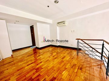 Rare 1 Bedroom Loft Unit For Sale at Mosaic Tower Near Greenbelt Makati with an Amazing Unobstructed View of Legazpi Park