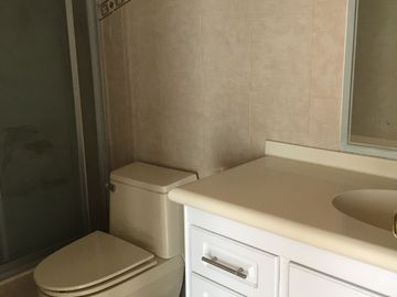 VENDO CASA en Urbanización Paseos del Pichincha, Pinar Alto, Norte Quito