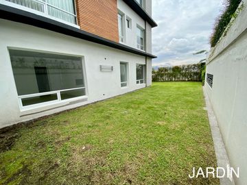 Departamento de venta Sector Intervalles con Amplio JARDIN.  PIscina y areas comunales de primera