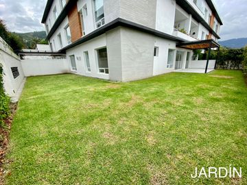 Departamento de venta Sector Intervalles con Amplio JARDIN.  PIscina y areas comunales de primera