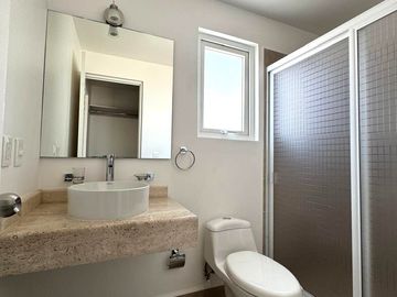 CASA EN VENTA NUEVA EN PRIVADO CON VIGILANCIA 24/7 EN LEÓN GTO ZONA NORTE