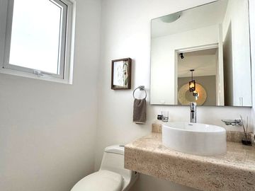 CASA EN VENTA NUEVA EN PRIVADO CON VIGILANCIA 24/7 EN LEÓN GTO ZONA NORTE