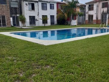 Excelente casa en Geo Pinos I fresca comoda y equipada